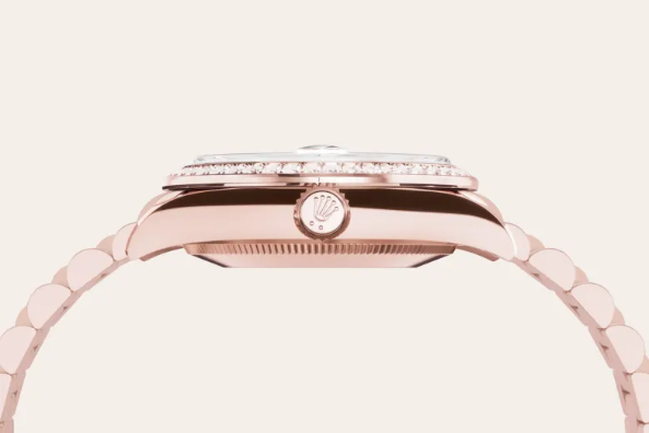 18 kt Everose gold